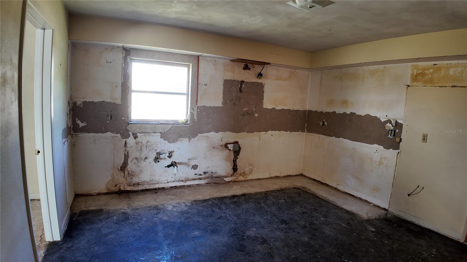 Image 8 of 27 For 5026 Socrum Loop Road