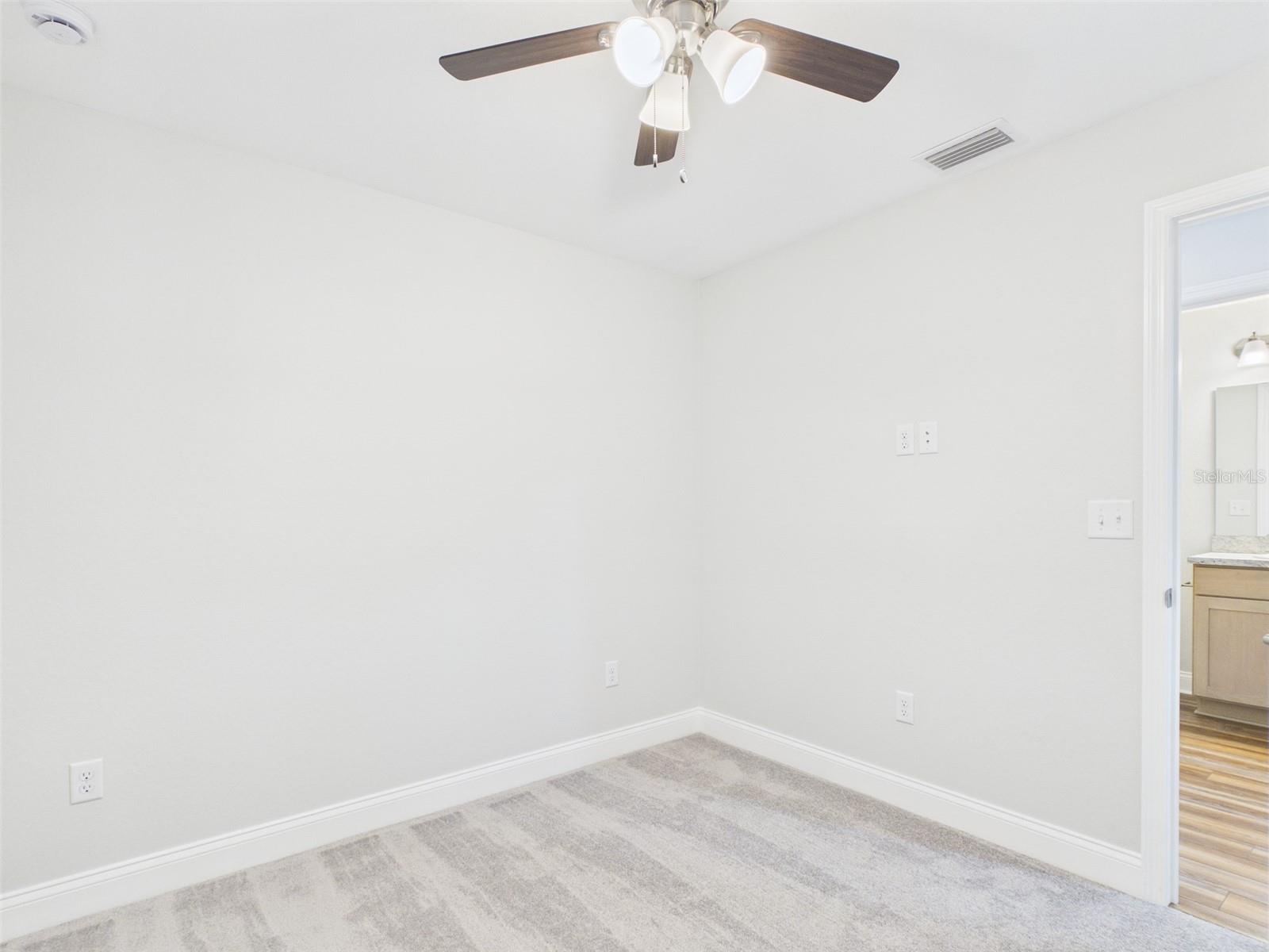 Image 13 of 27 For 837 Lincoln Avenue