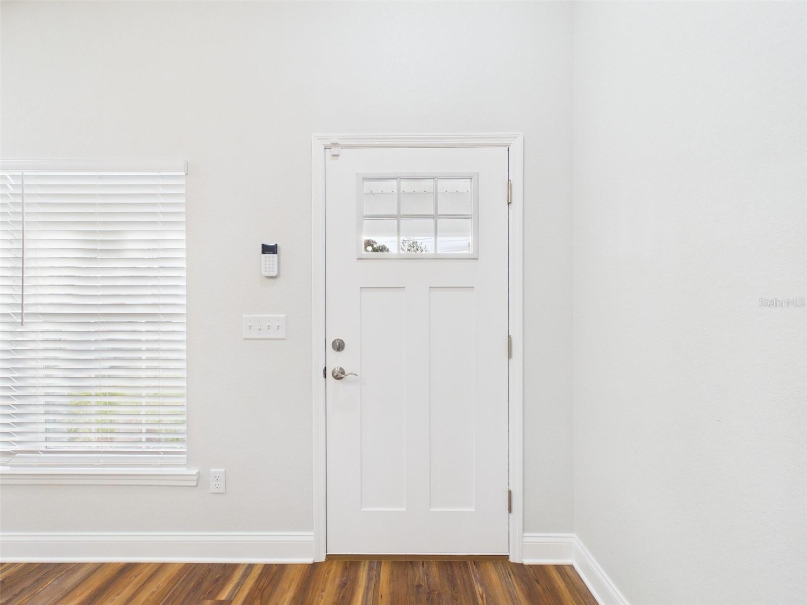 Image 3 of 27 For 837 Lincoln Avenue