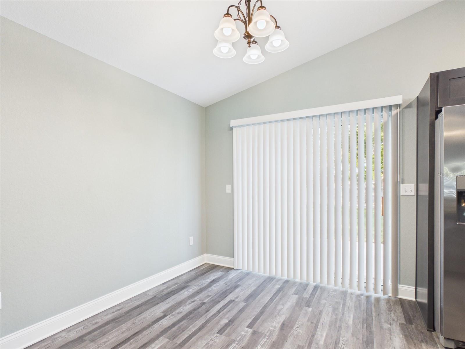 Image 10 of 30 For 723 Adams Street