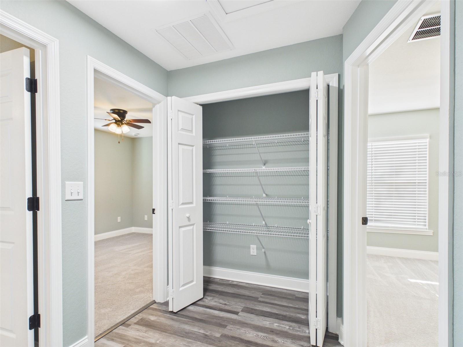 Image 11 of 30 For 723 Adams Street