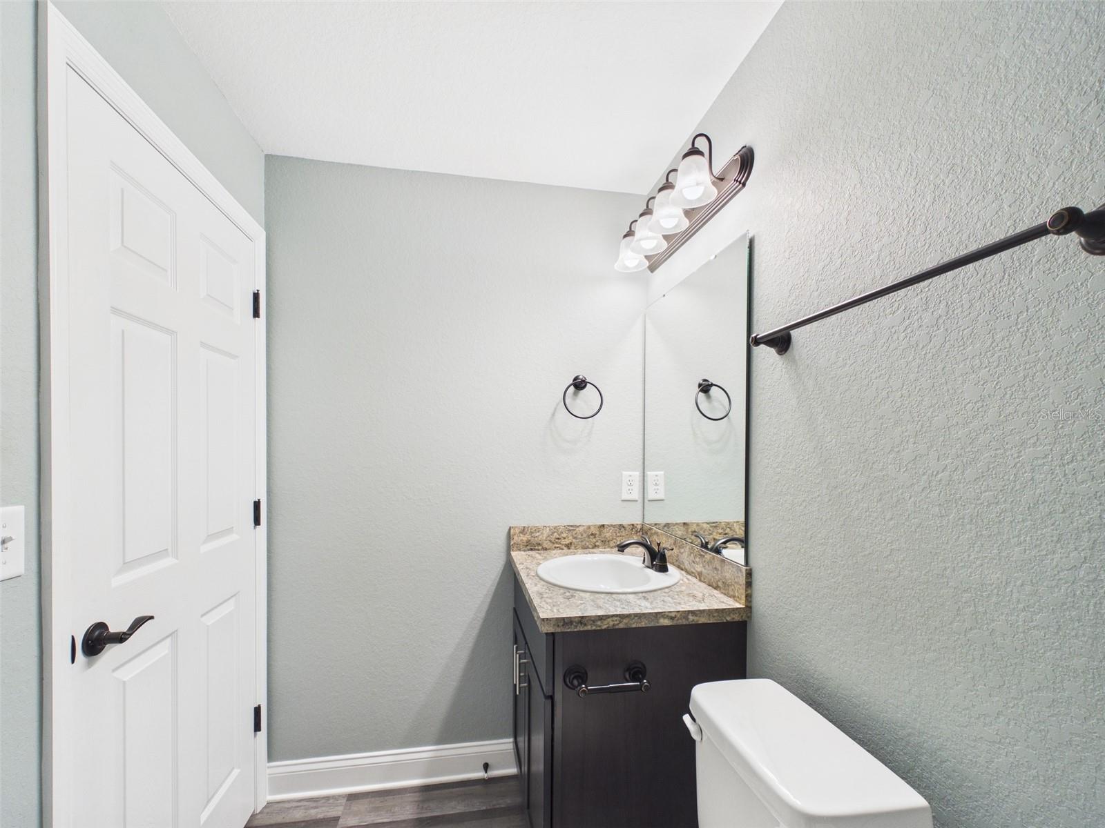 Image 12 of 30 For 723 Adams Street