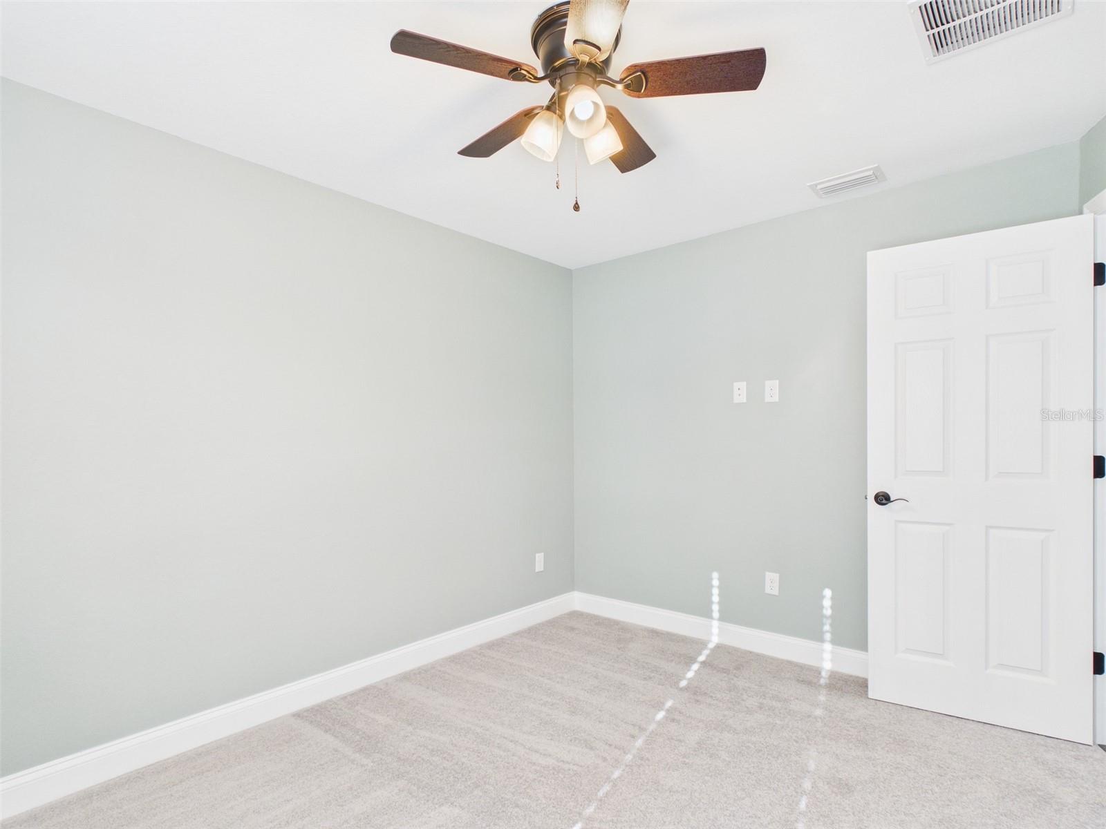 Image 17 of 30 For 723 Adams Street