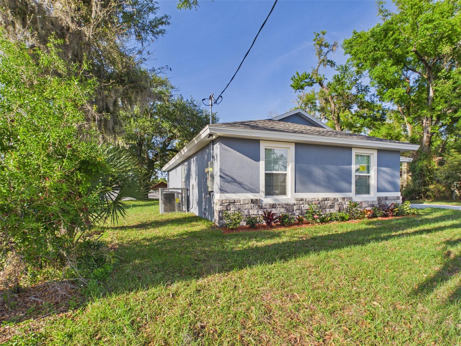 Image 27 of 30 For 723 Adams Street