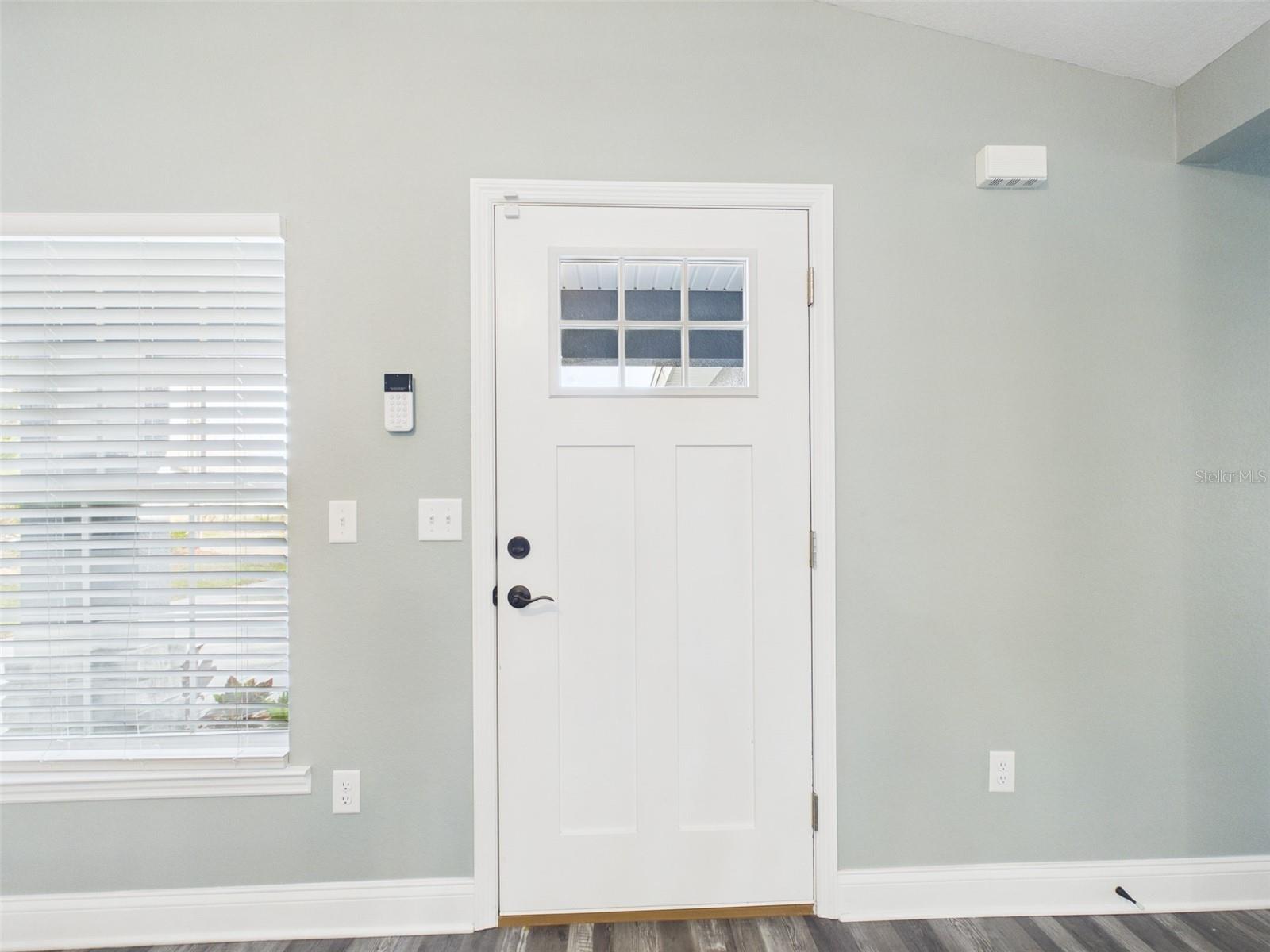 Image 3 of 30 For 723 Adams Street