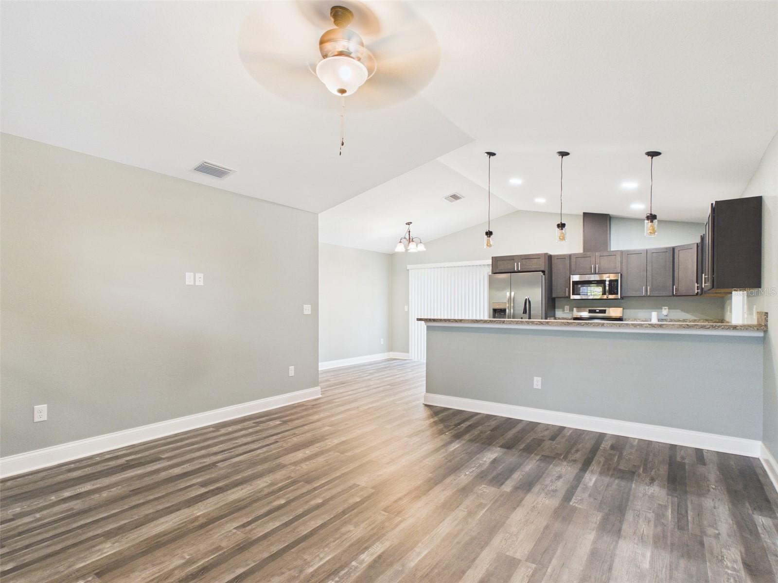 Image 5 of 30 For 723 Adams Street