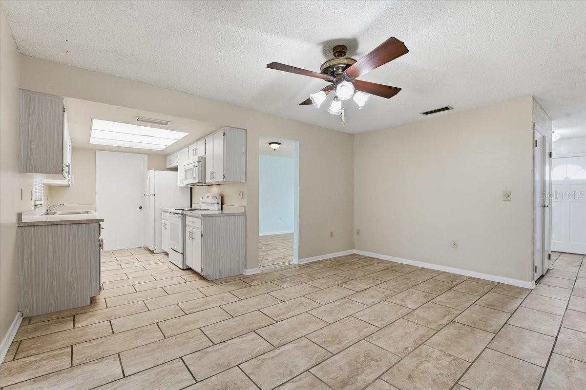 Image 10 of 52 For 425 S Ramona Ave