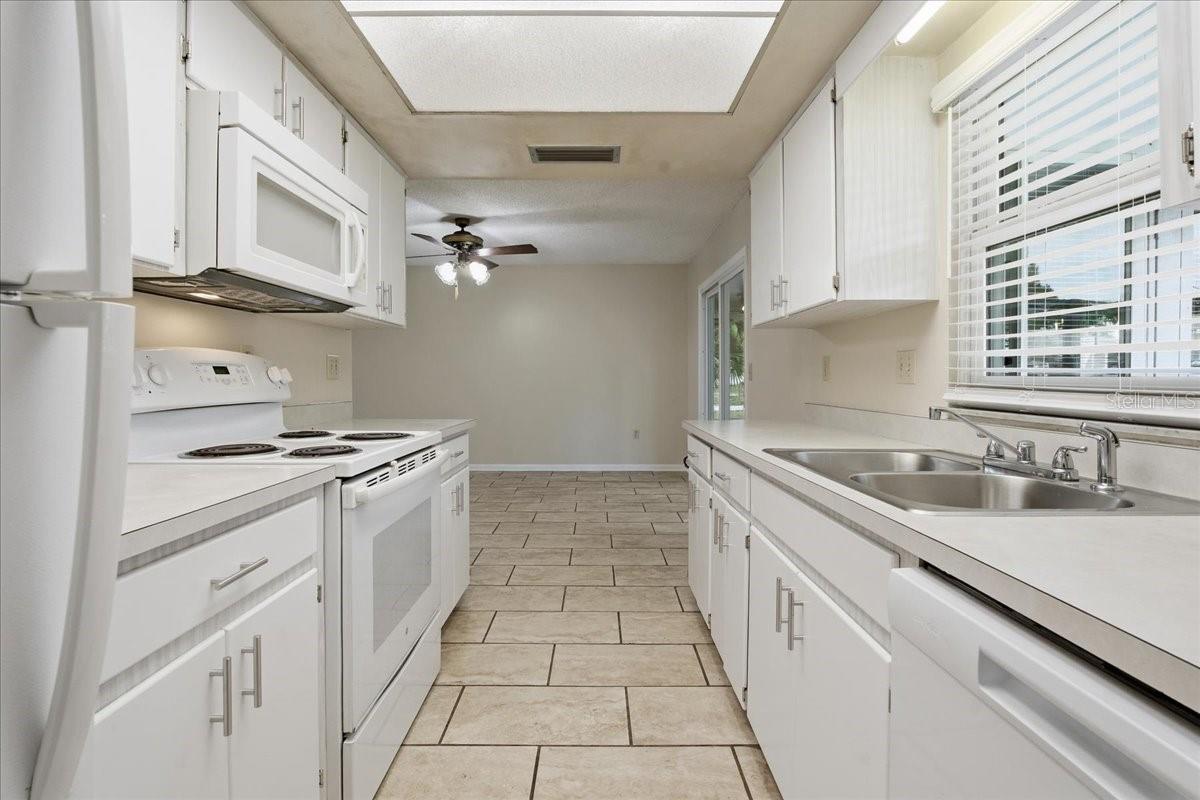 Image 14 of 52 For 425 S Ramona Ave