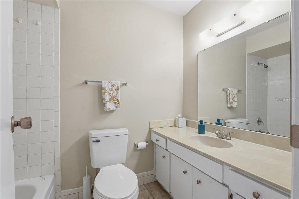 Image 16 of 52 For 425 S Ramona Ave