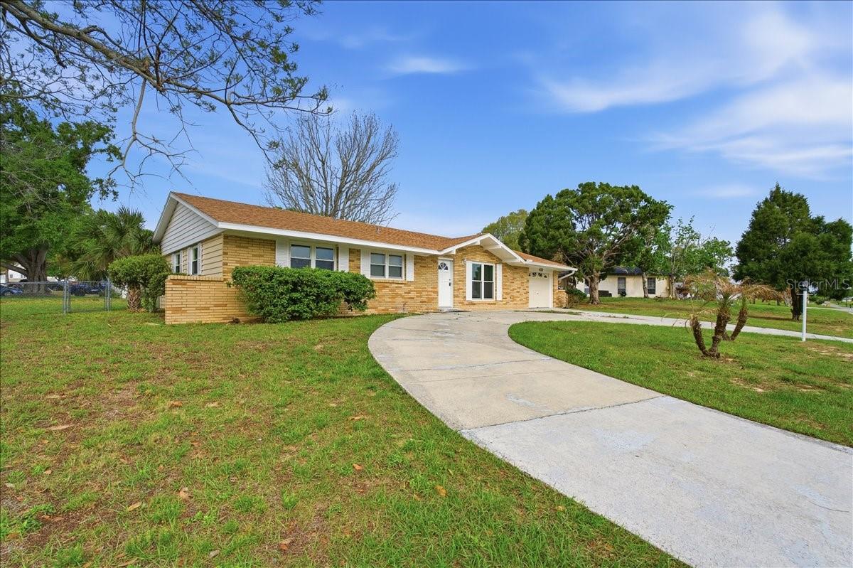 Image 31 of 52 For 425 S Ramona Ave