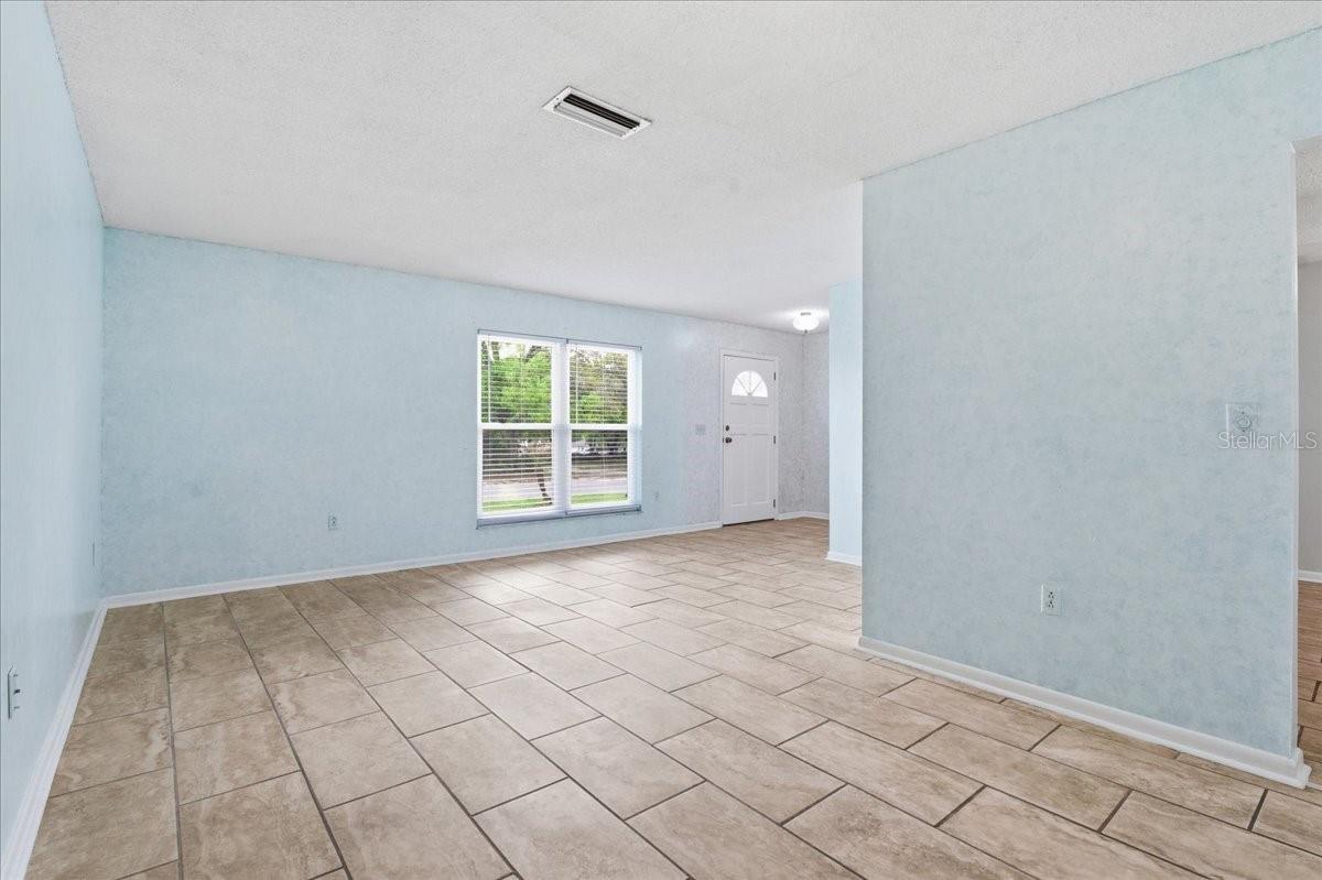 Image 5 of 52 For 425 S Ramona Ave