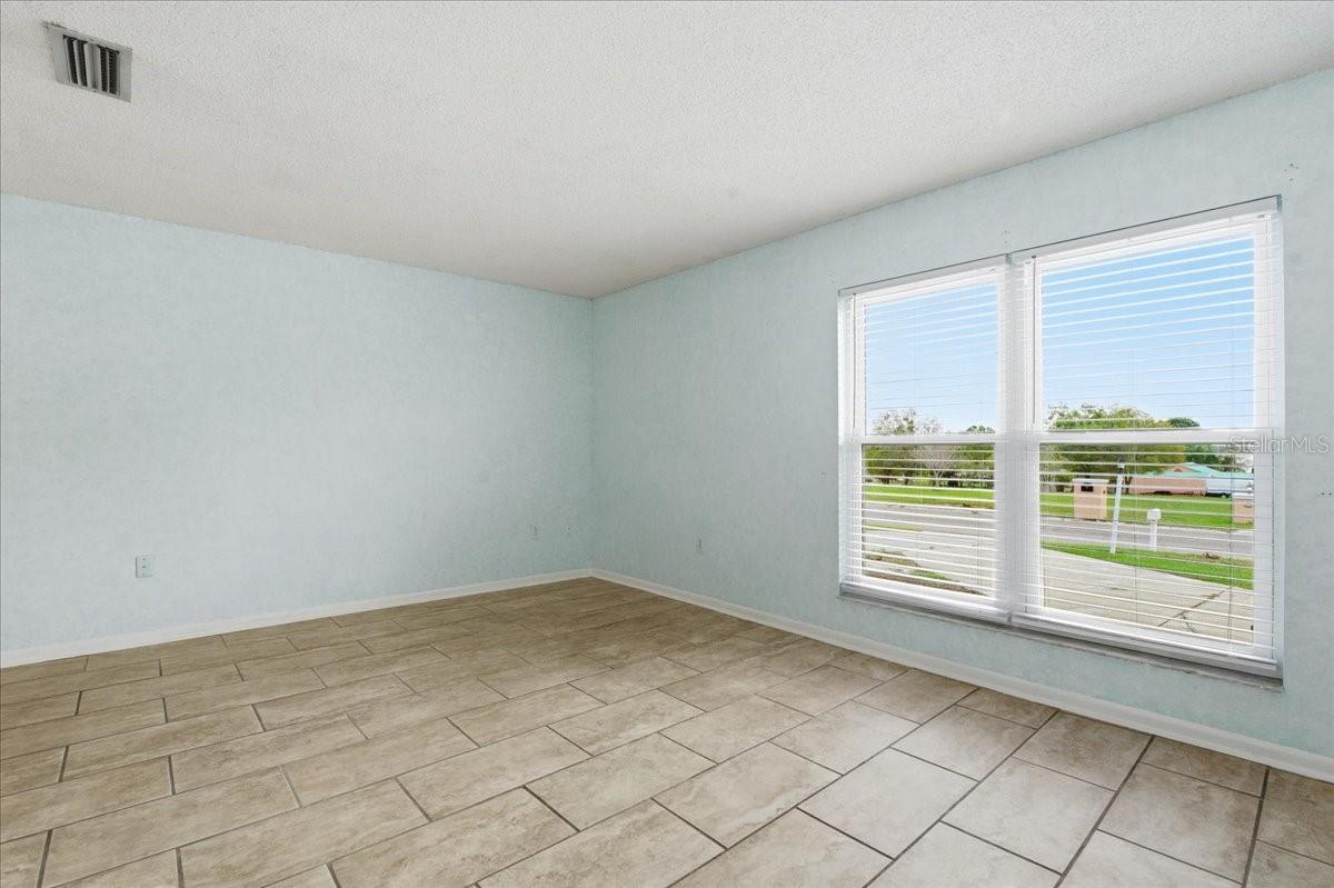 Image 7 of 52 For 425 S Ramona Ave