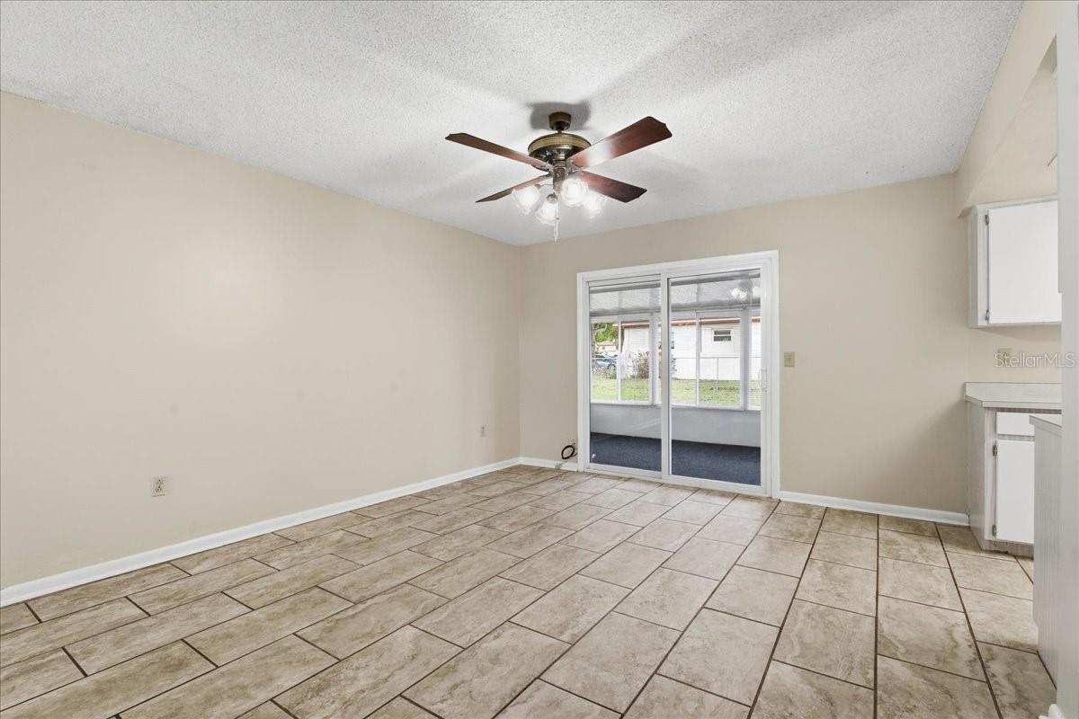 Image 8 of 52 For 425 S Ramona Ave