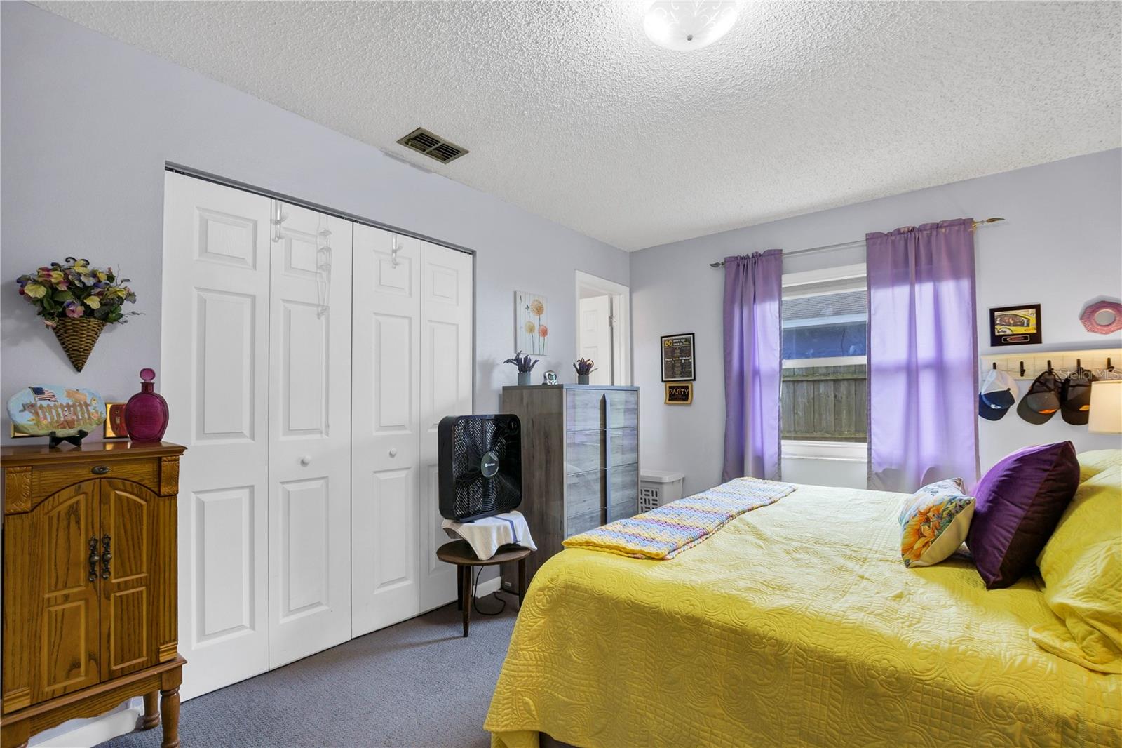 Listing photo id 11 for 603 Sidney Circle