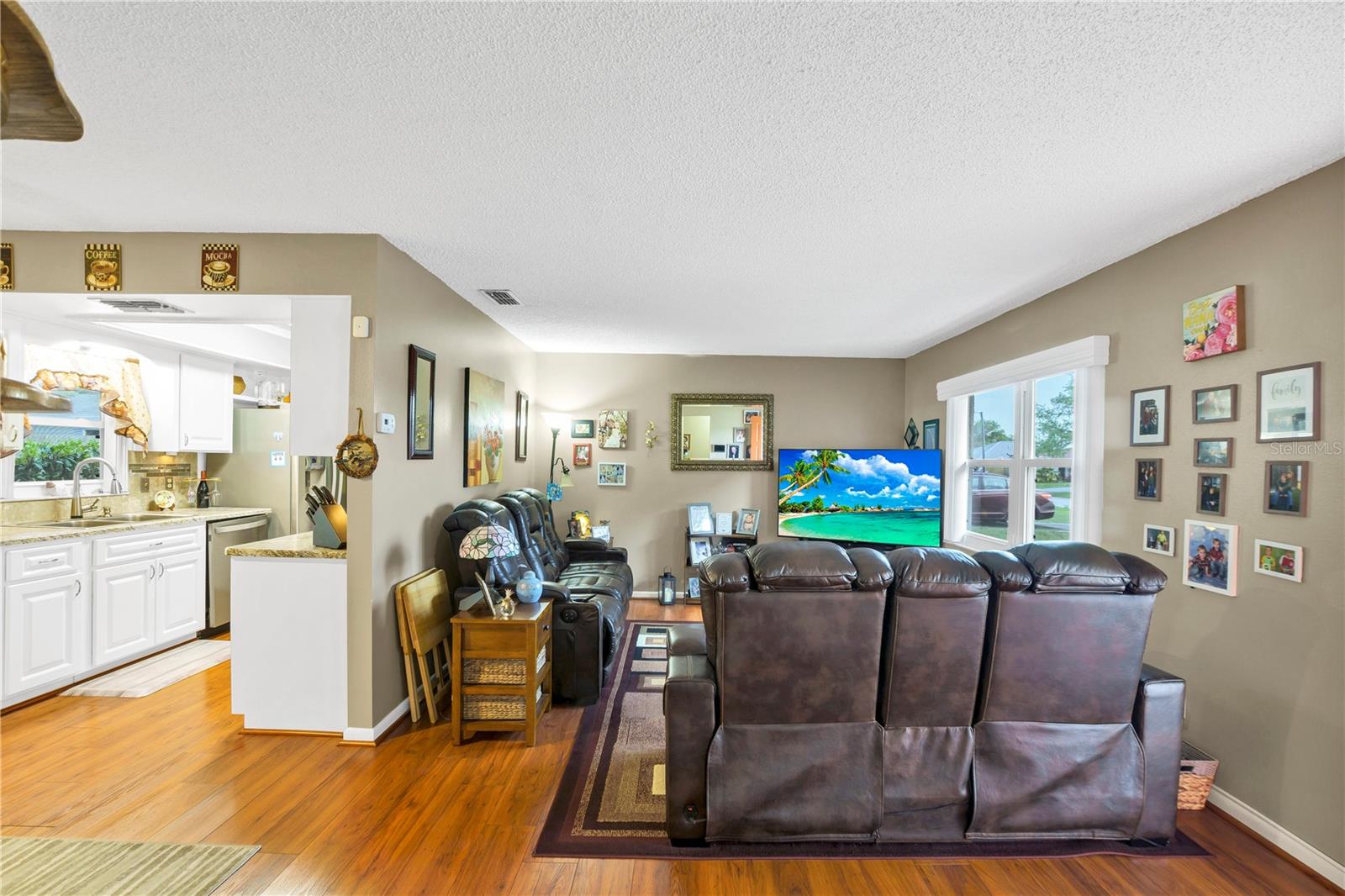 Listing photo id 1 for 603 Sidney Circle