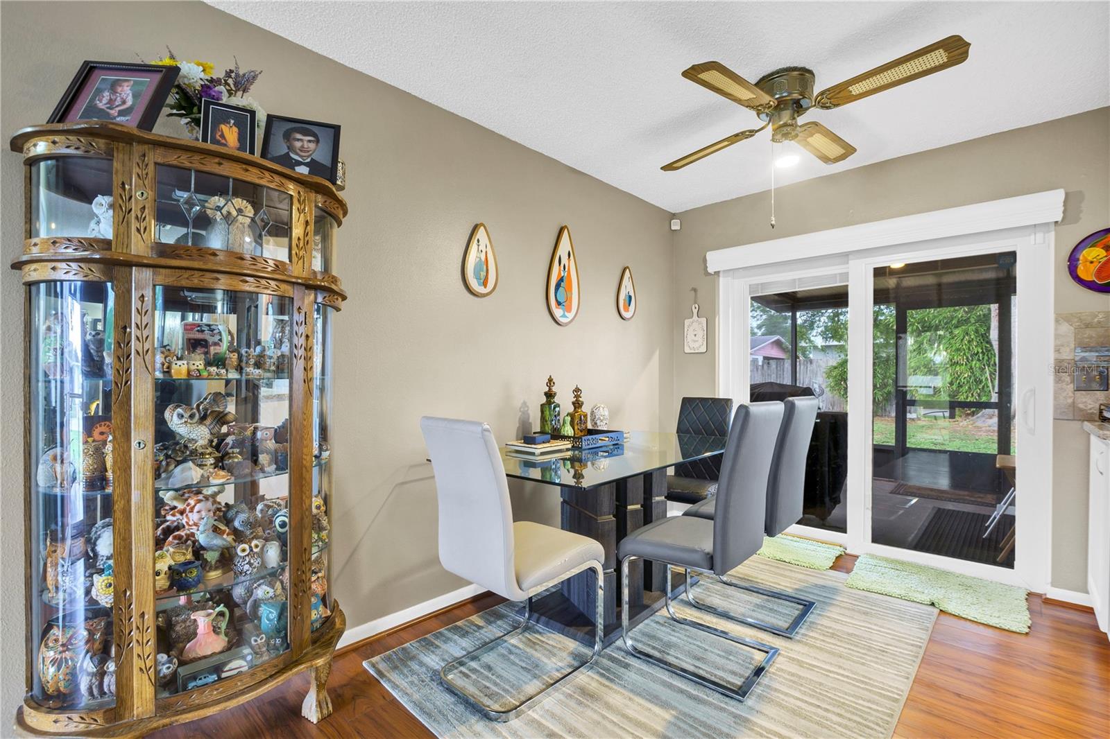 Listing photo id 3 for 603 Sidney Circle