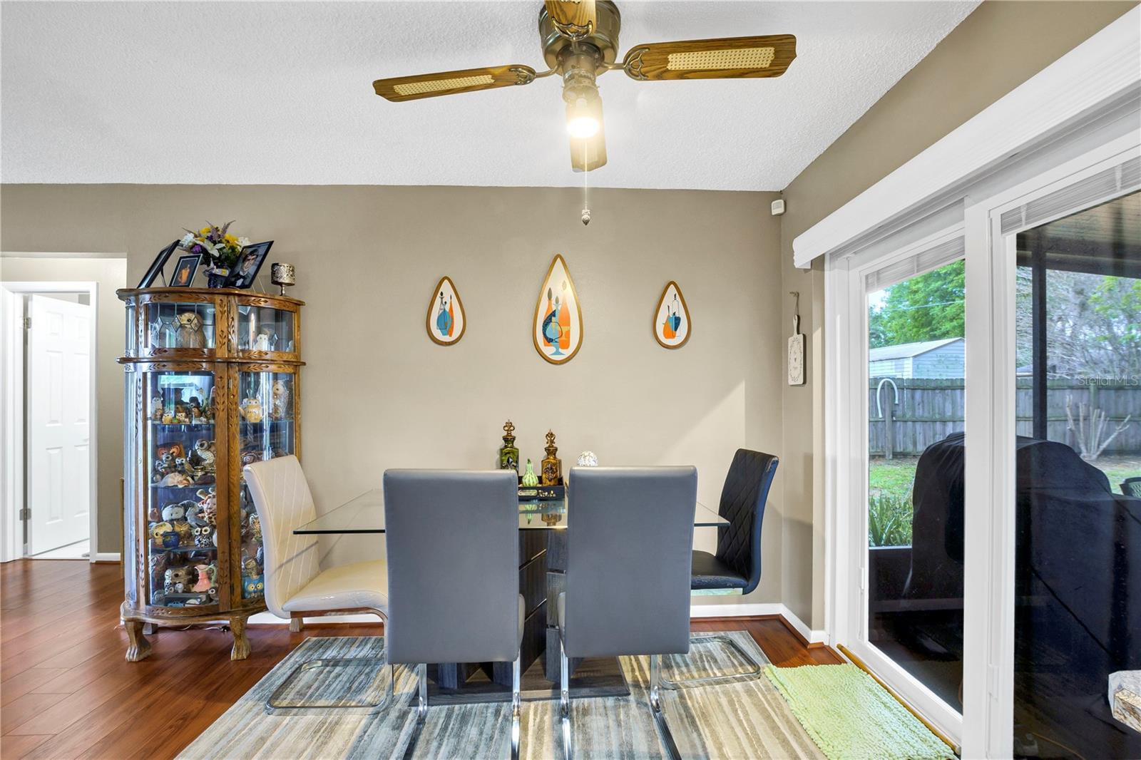 Listing photo id 4 for 603 Sidney Circle