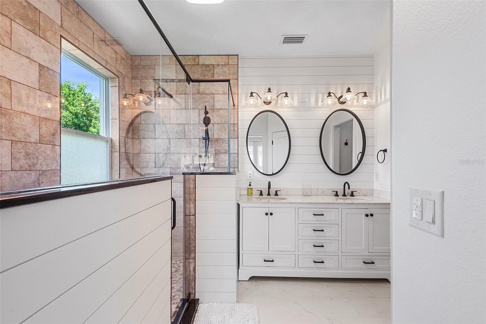 Image 13 of 26 For 189 Magneta Loop