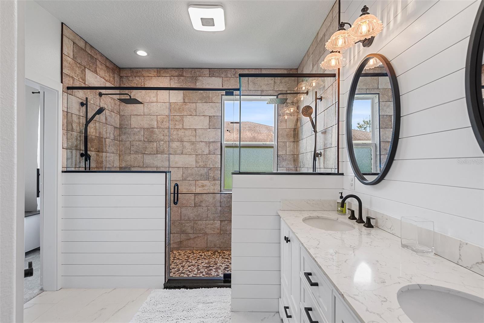 Image 14 of 26 For 189 Magneta Loop