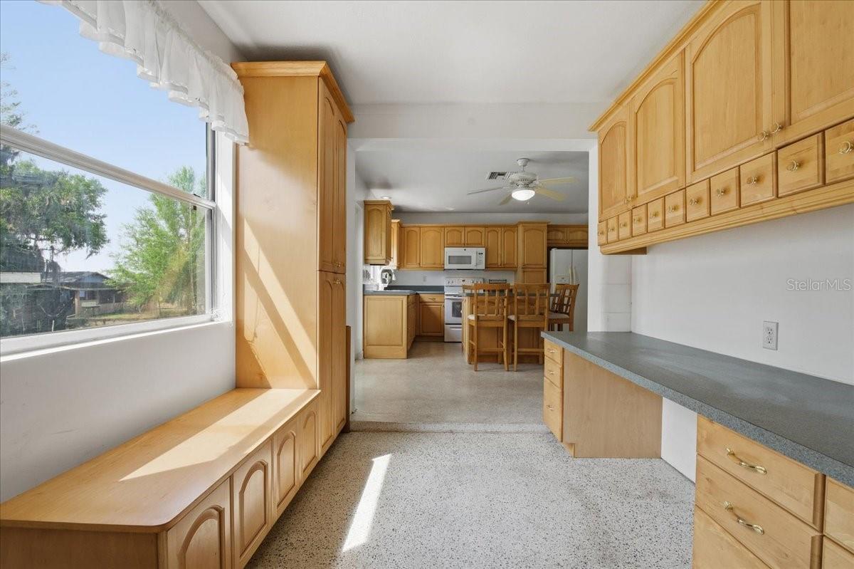 Image 11 of 40 For 3712 Adell Rd