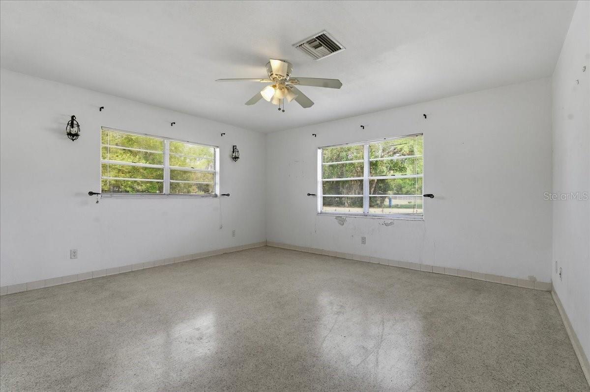 Image 12 of 40 For 3712 Adell Rd