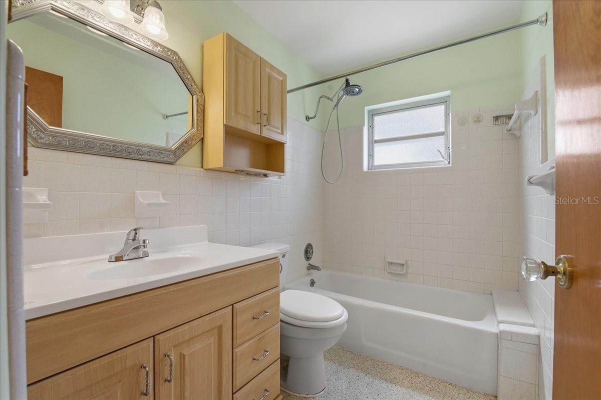 Image 16 of 40 For 3712 Adell Rd