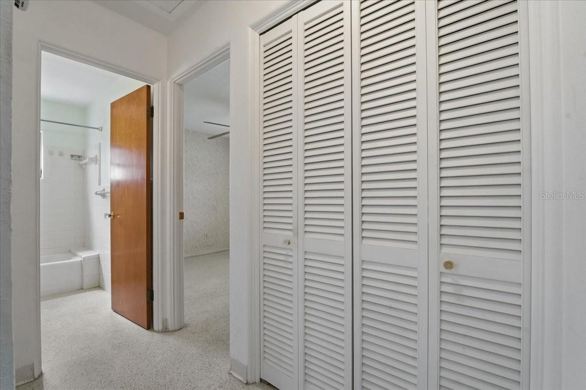 Image 17 of 40 For 3712 Adell Rd