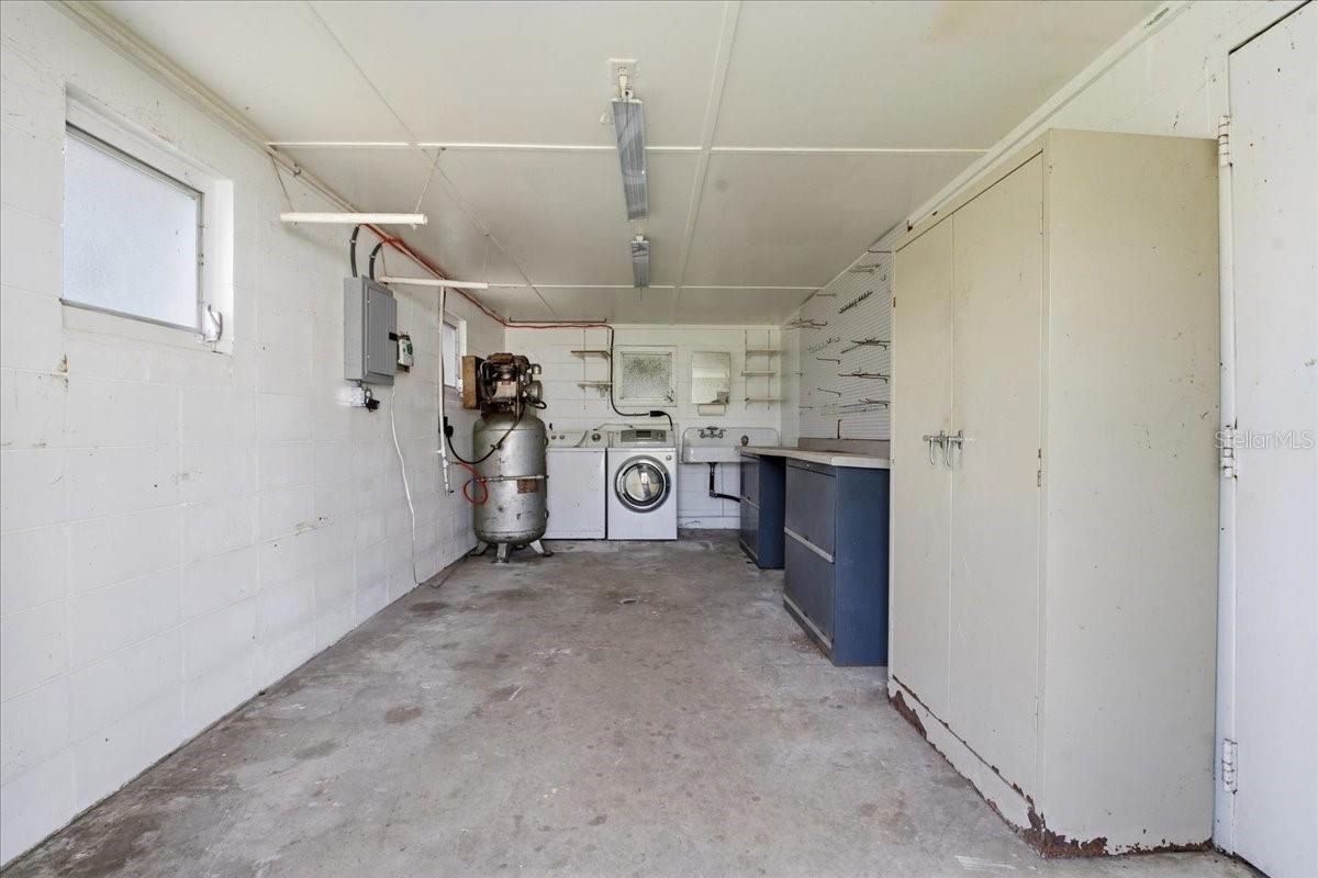 Image 26 of 40 For 3712 Adell Rd