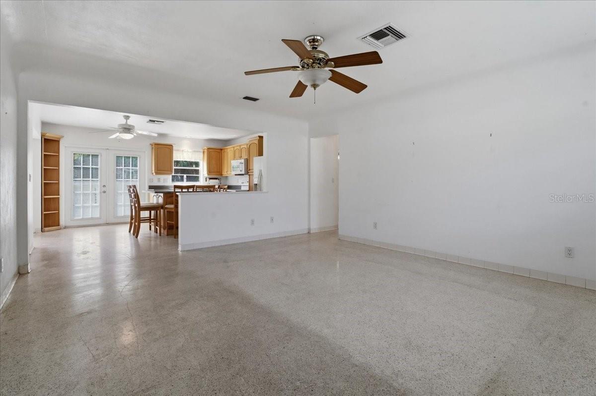 Image 6 of 40 For 3712 Adell Rd