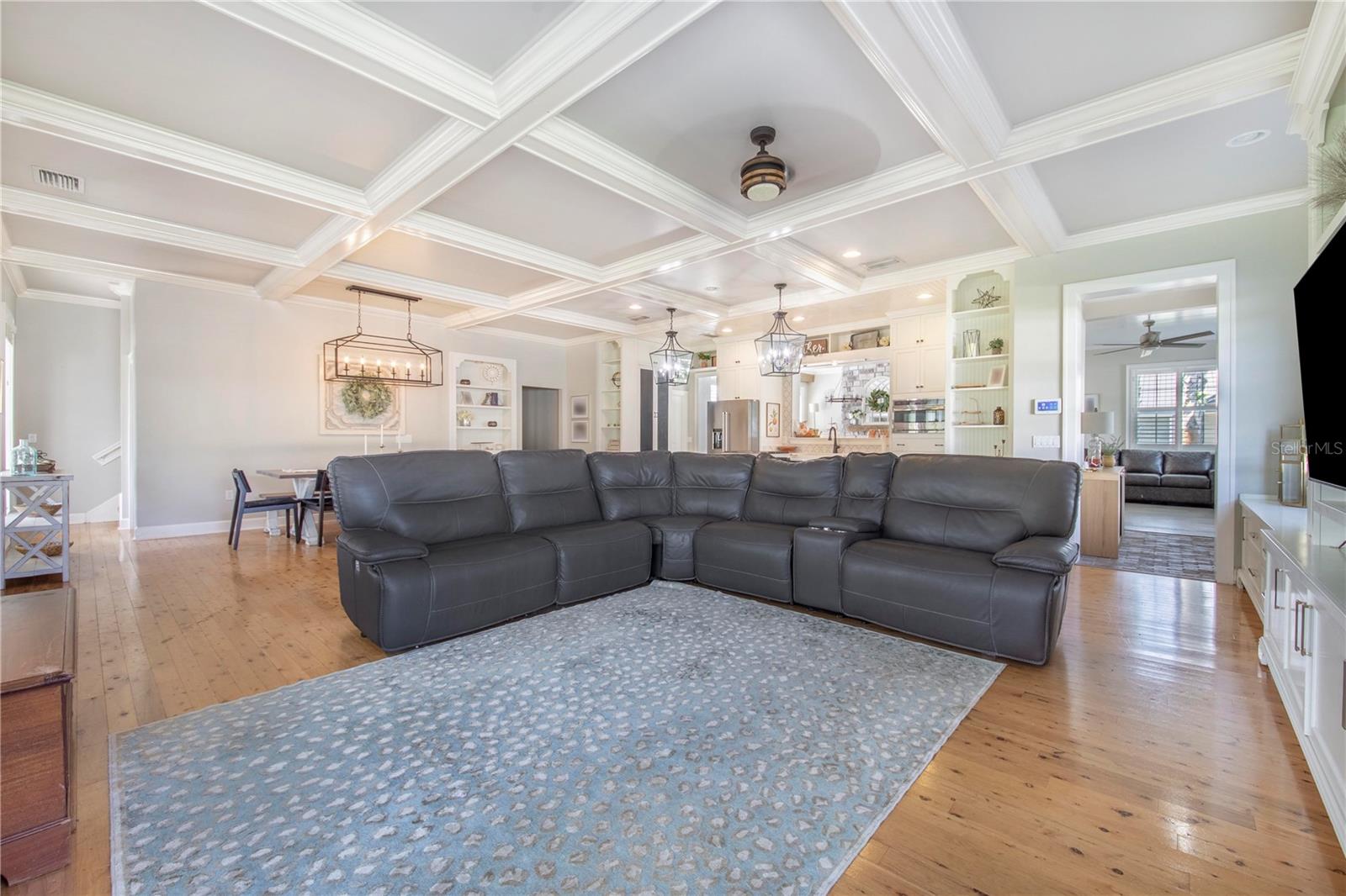 Image 13 of 100 For 6631 Lake Hatchineha Road