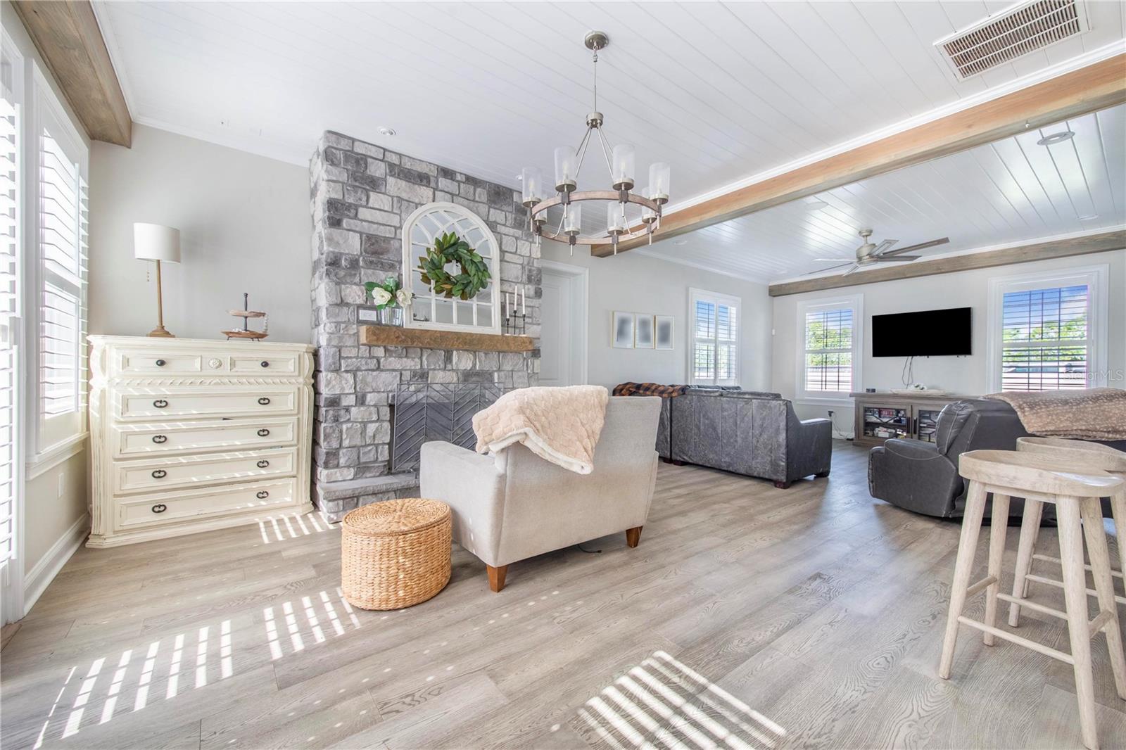 Image 22 of 100 For 6631 Lake Hatchineha Road