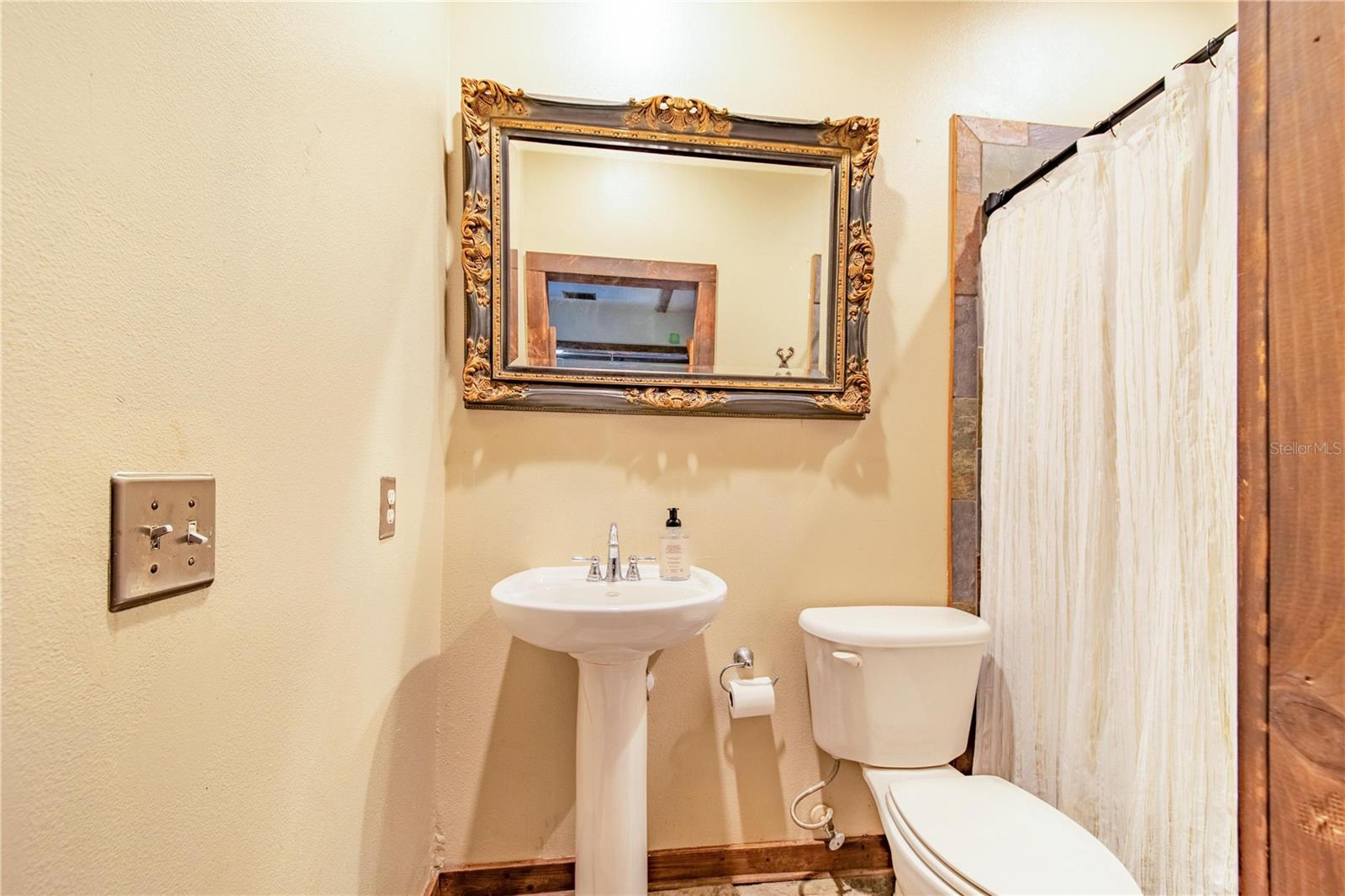 Image 74 of 100 For 6631 Lake Hatchineha Road