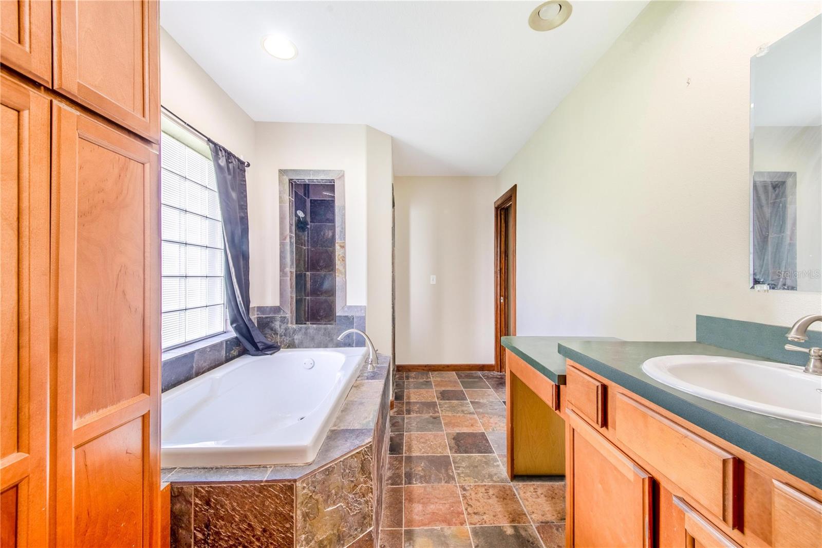 Image 92 of 100 For 6631 Lake Hatchineha Road