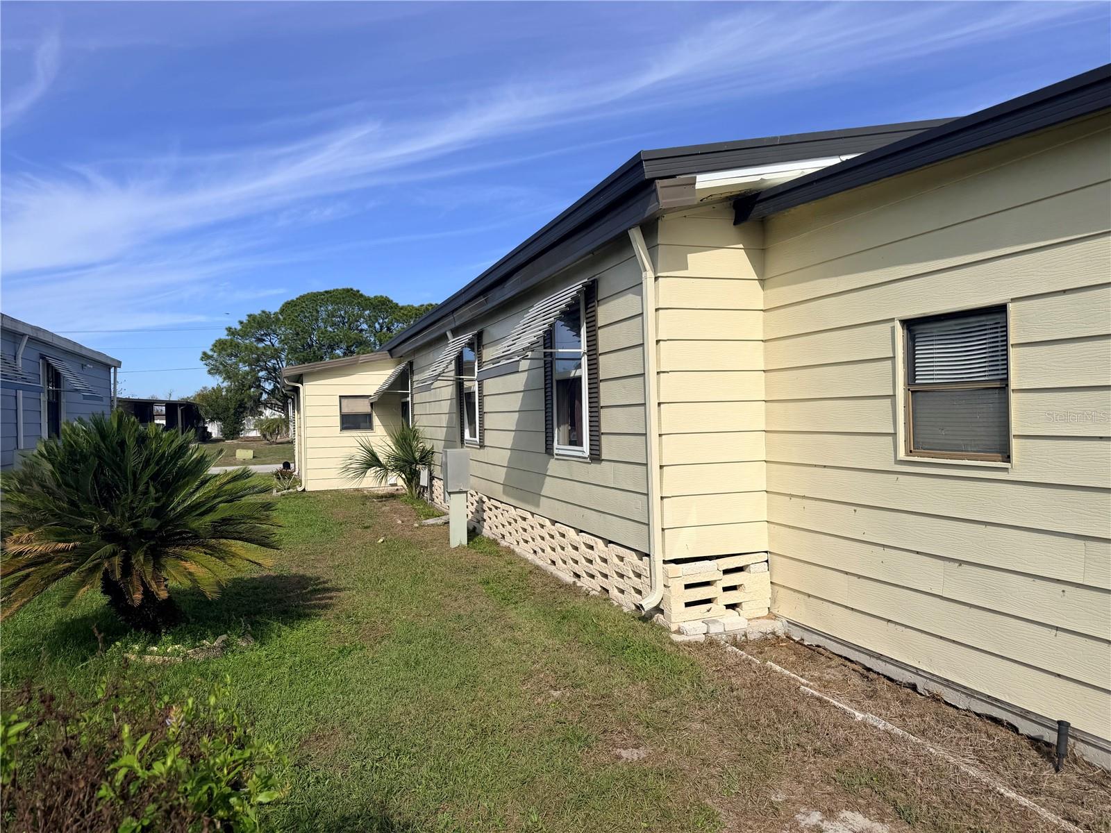 Image 14 of 19 For 410 Village Circle Sw