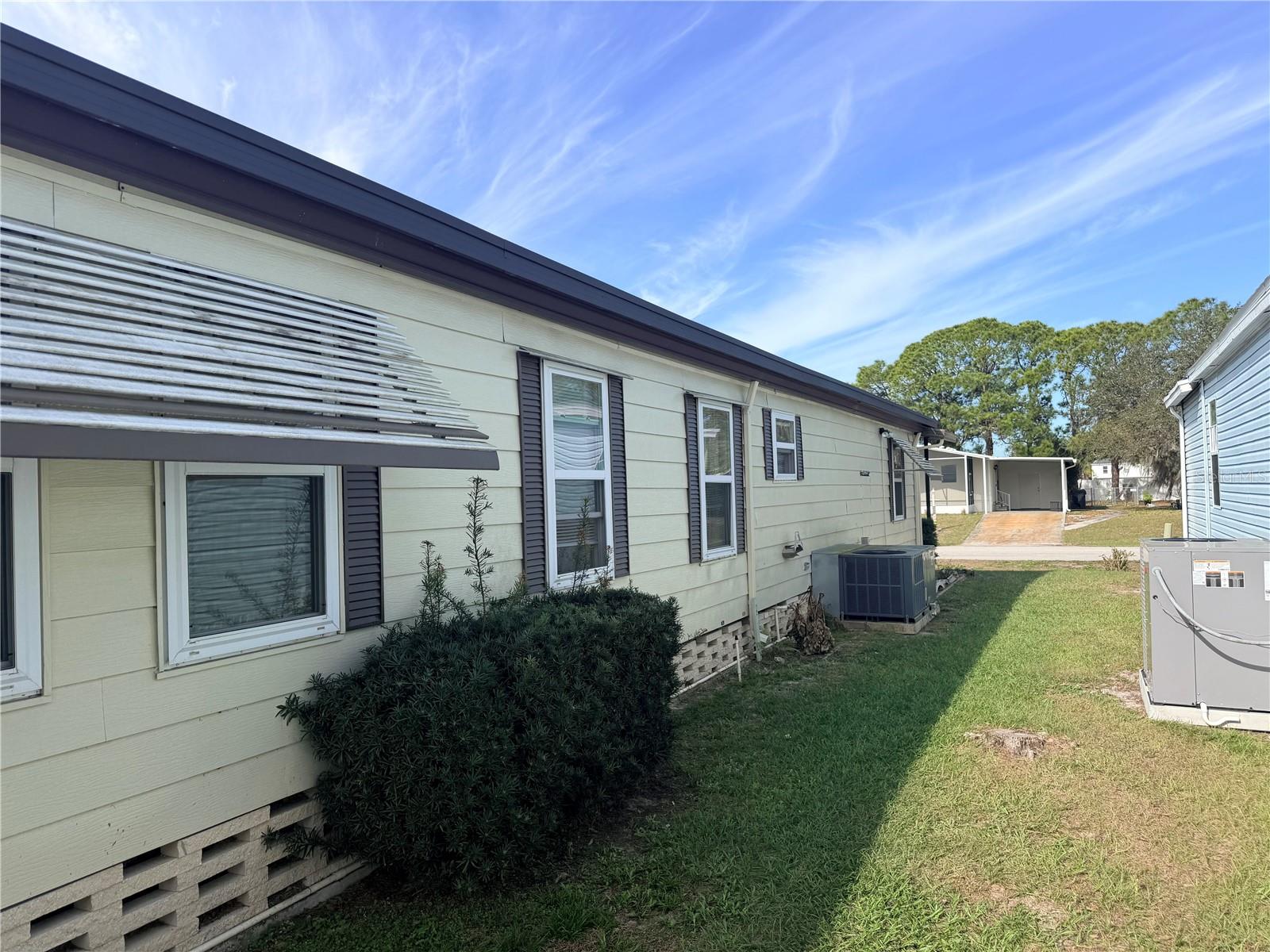 Image 16 of 19 For 410 Village Circle Sw