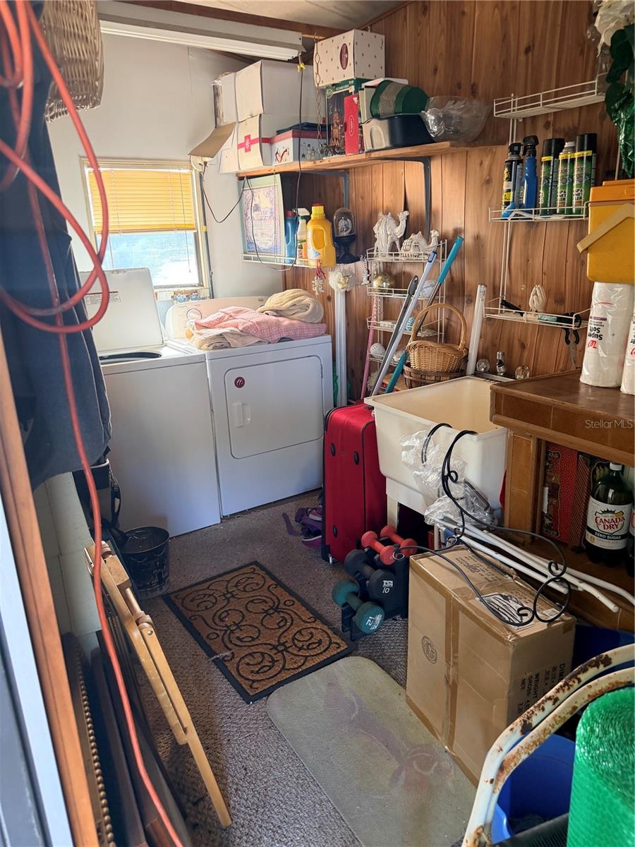 Image 7 of 19 For 410 Village Circle Sw