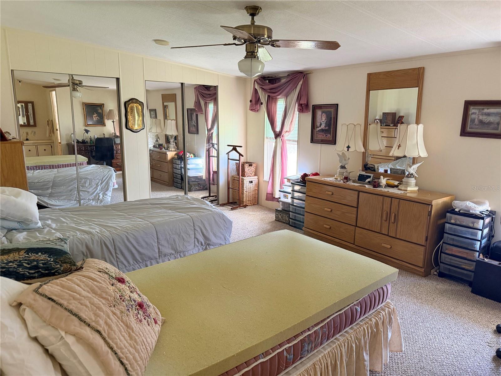 Image 8 of 19 For 410 Village Circle Sw