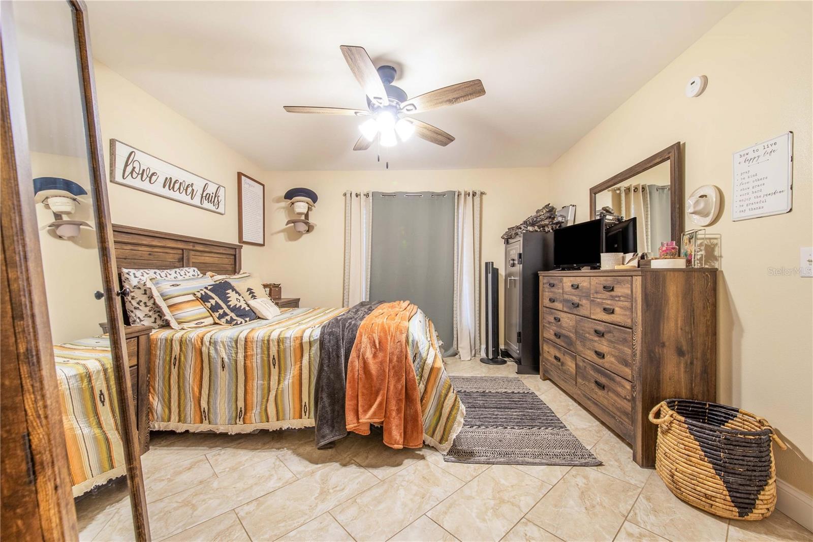 Image 14 of 37 For 2569 Cedarwood Drive