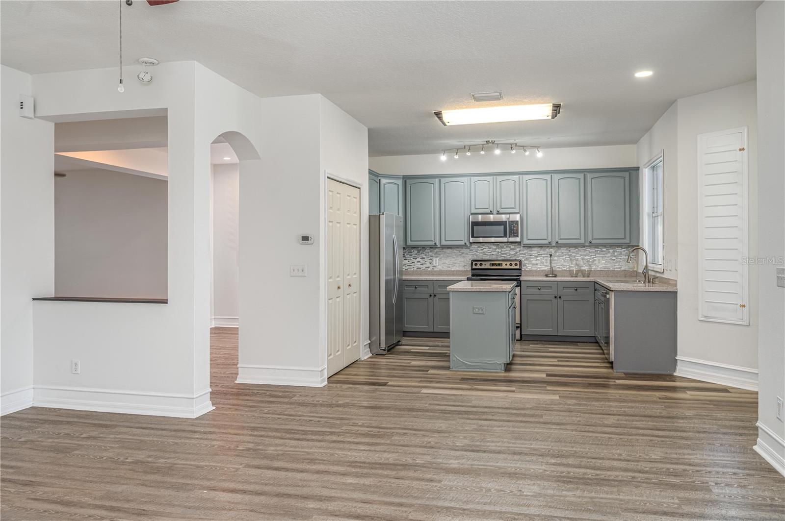 Image 7 of 38 For 1968 Fruitridge Street