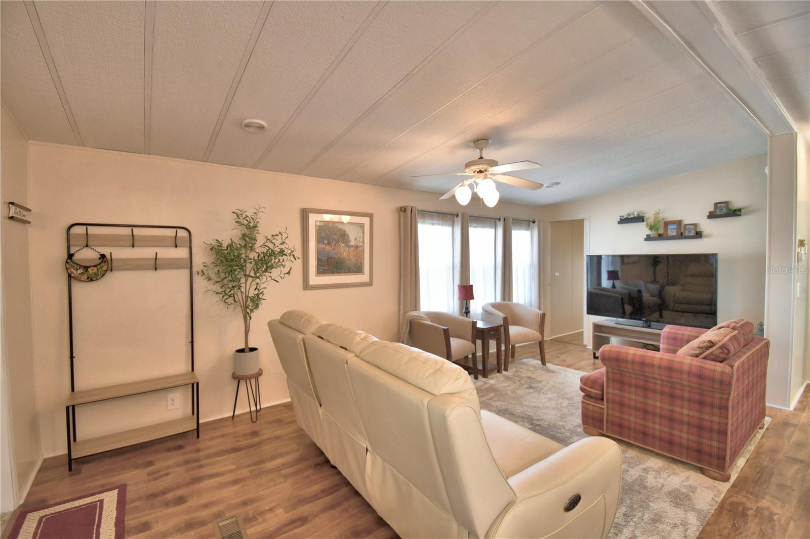 Image 12 of 59 For 9000 Us Highway 192  38