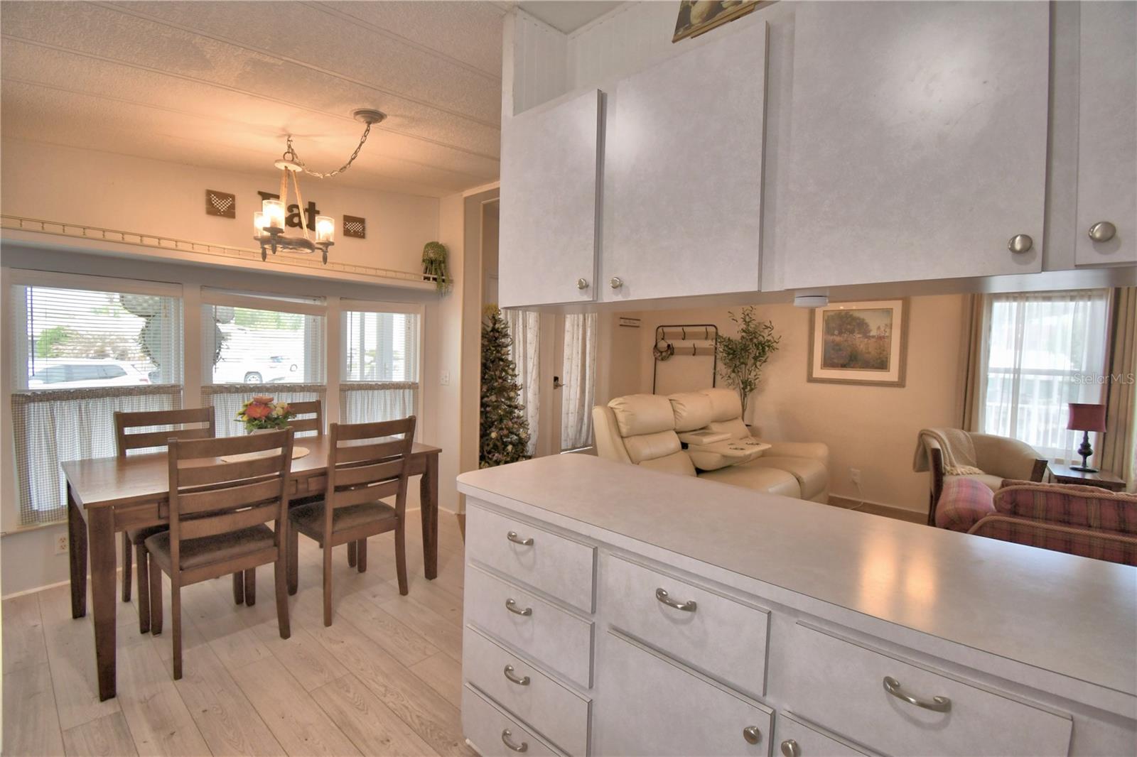 Image 16 of 59 For 9000 Us Highway 192  38