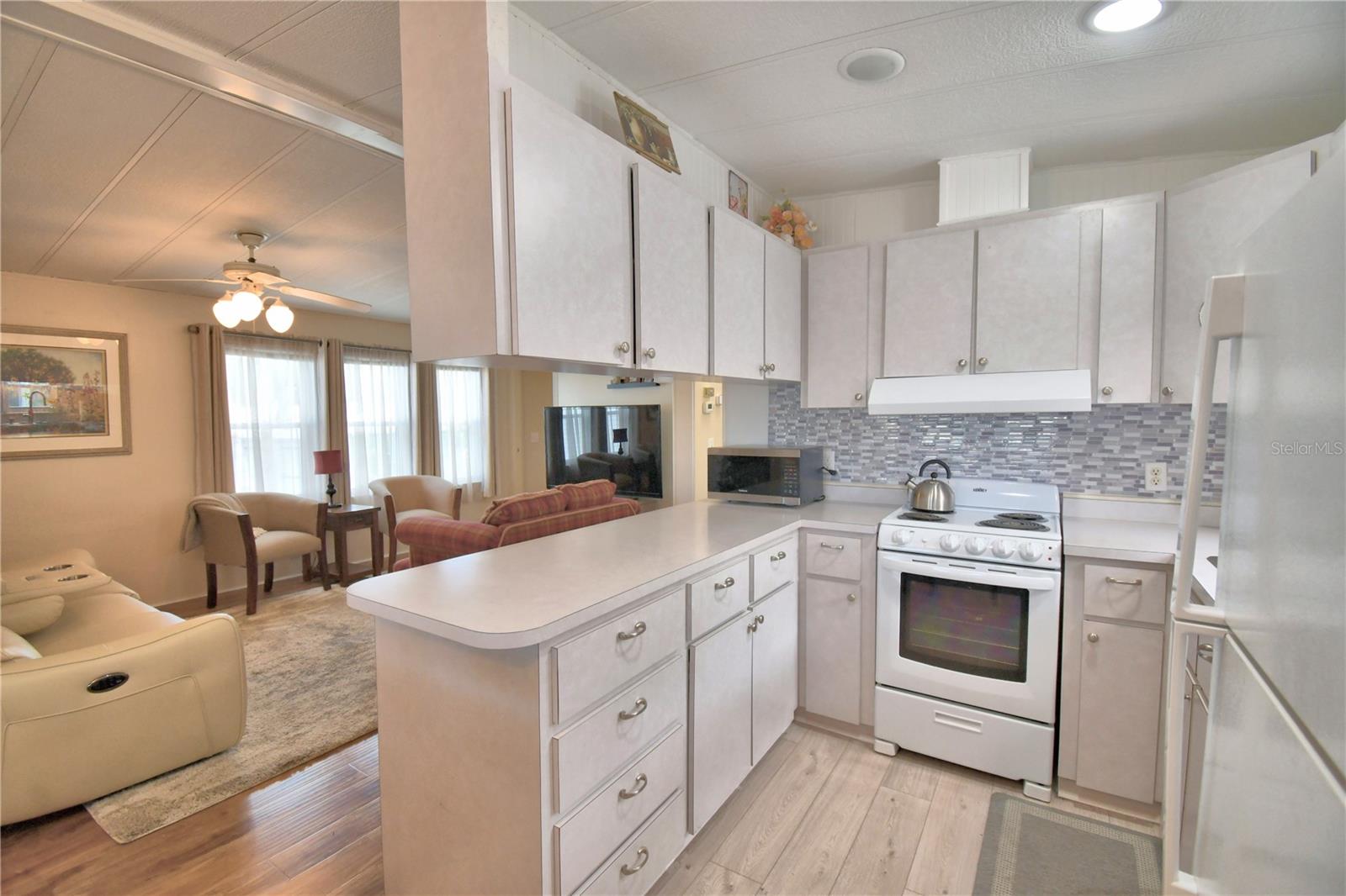 Image 18 of 59 For 9000 Us Highway 192  38