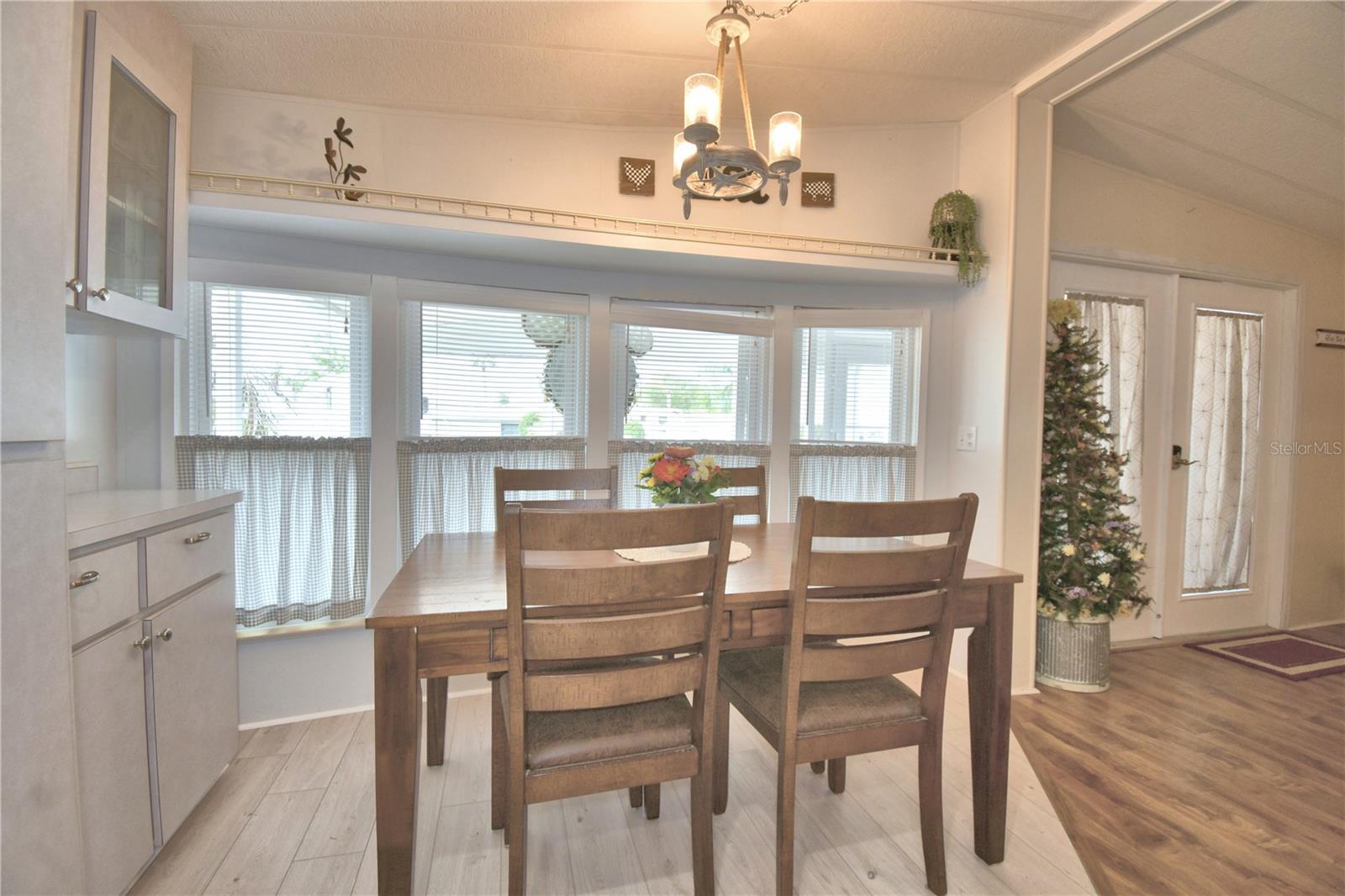 Image 19 of 59 For 9000 Us Highway 192  38