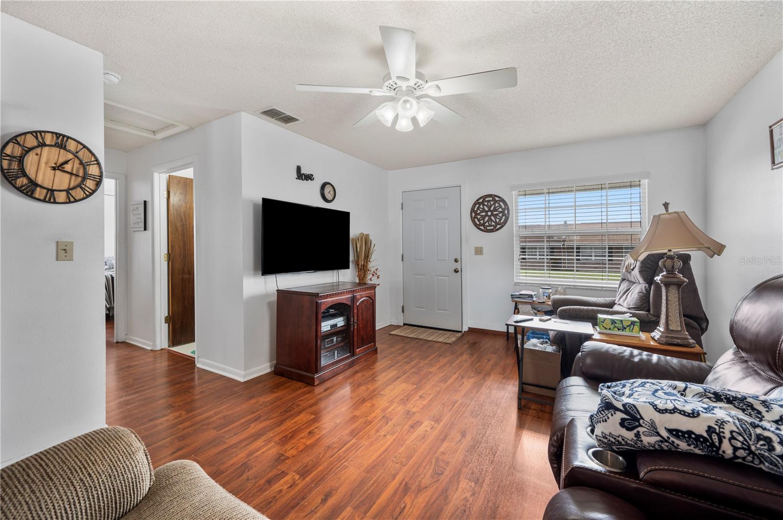 Image 16 of 24 For 1435 Thousand Roses Drive N