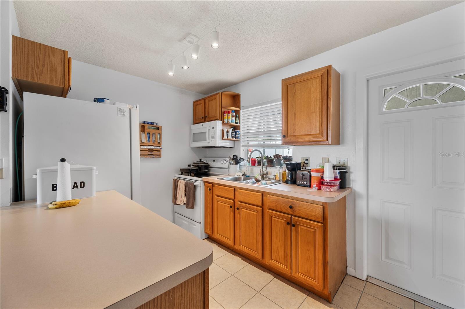 Image 17 of 24 For 1435 Thousand Roses Drive N