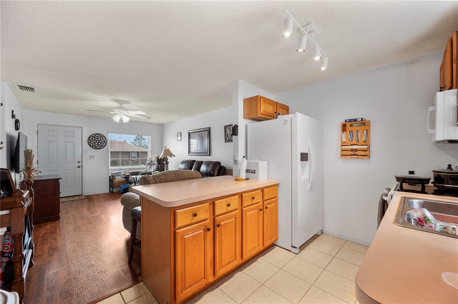 Image 19 of 24 For 1435 Thousand Roses Drive N