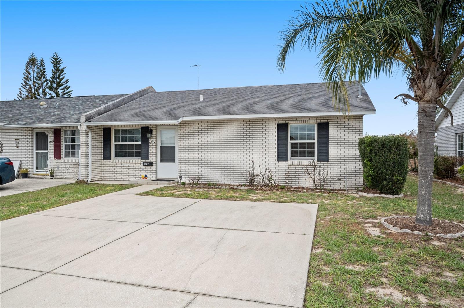 Image 3 of 24 For 1435 Thousand Roses Drive N