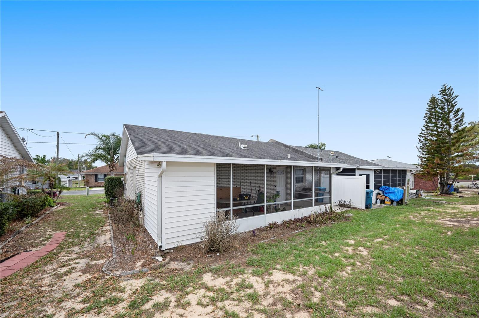 Image 5 of 24 For 1435 Thousand Roses Drive N