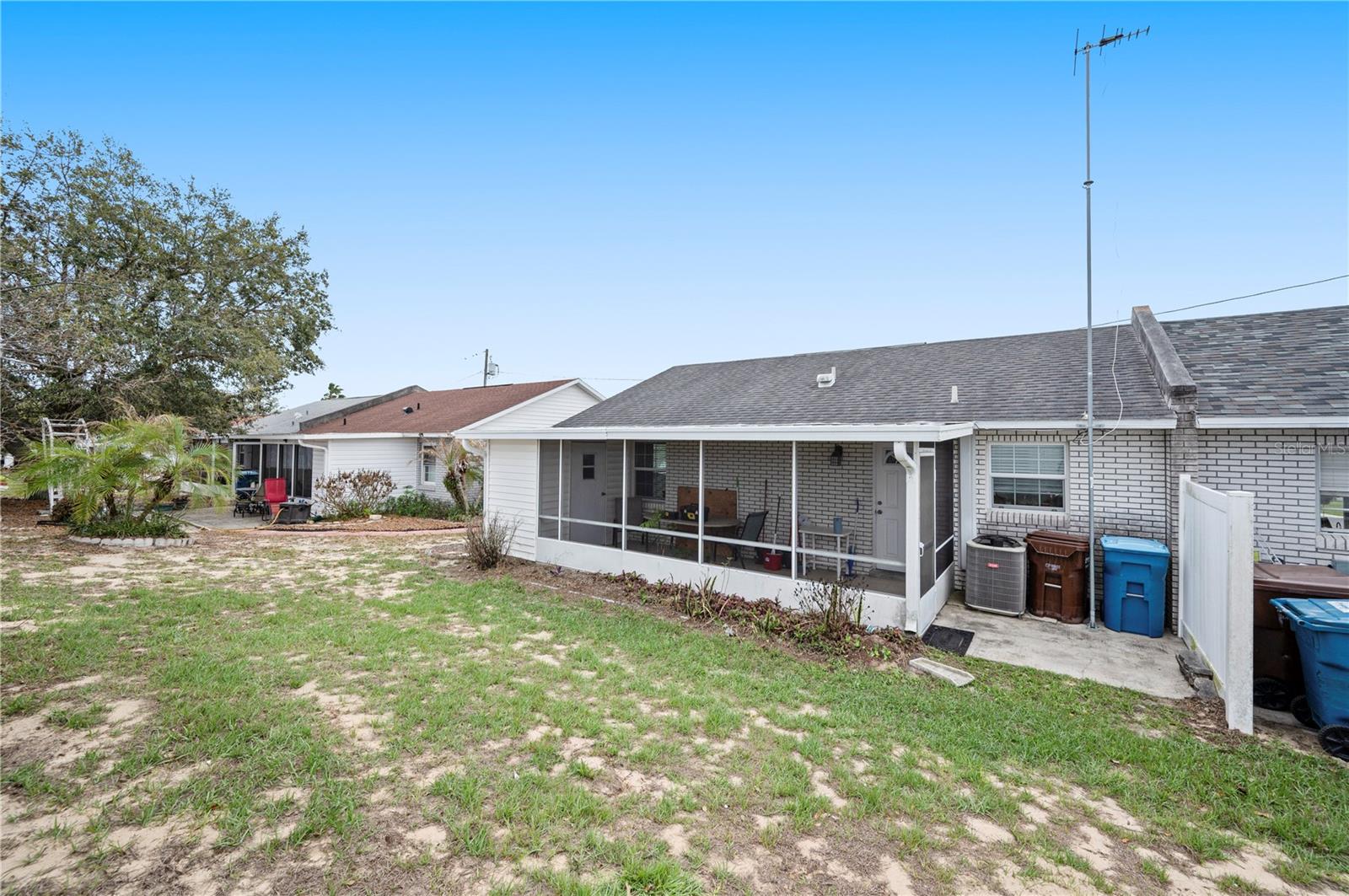 Image 6 of 24 For 1435 Thousand Roses Drive N