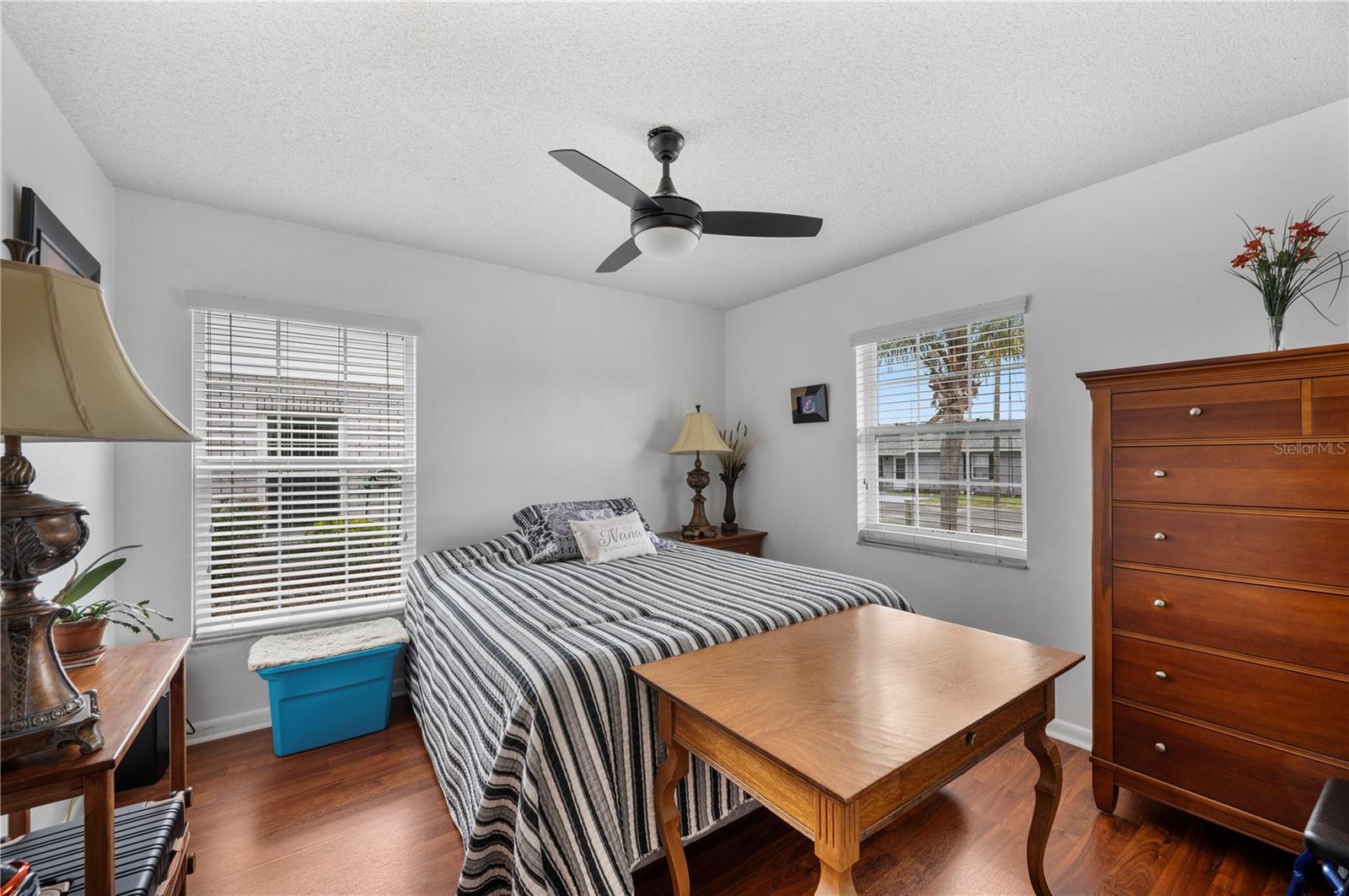 Image 7 of 24 For 1435 Thousand Roses Drive N